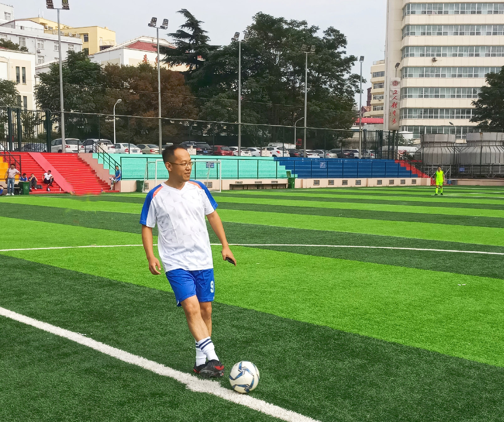 1571627680111452pC5A.jpg 開(kāi)球.jpg